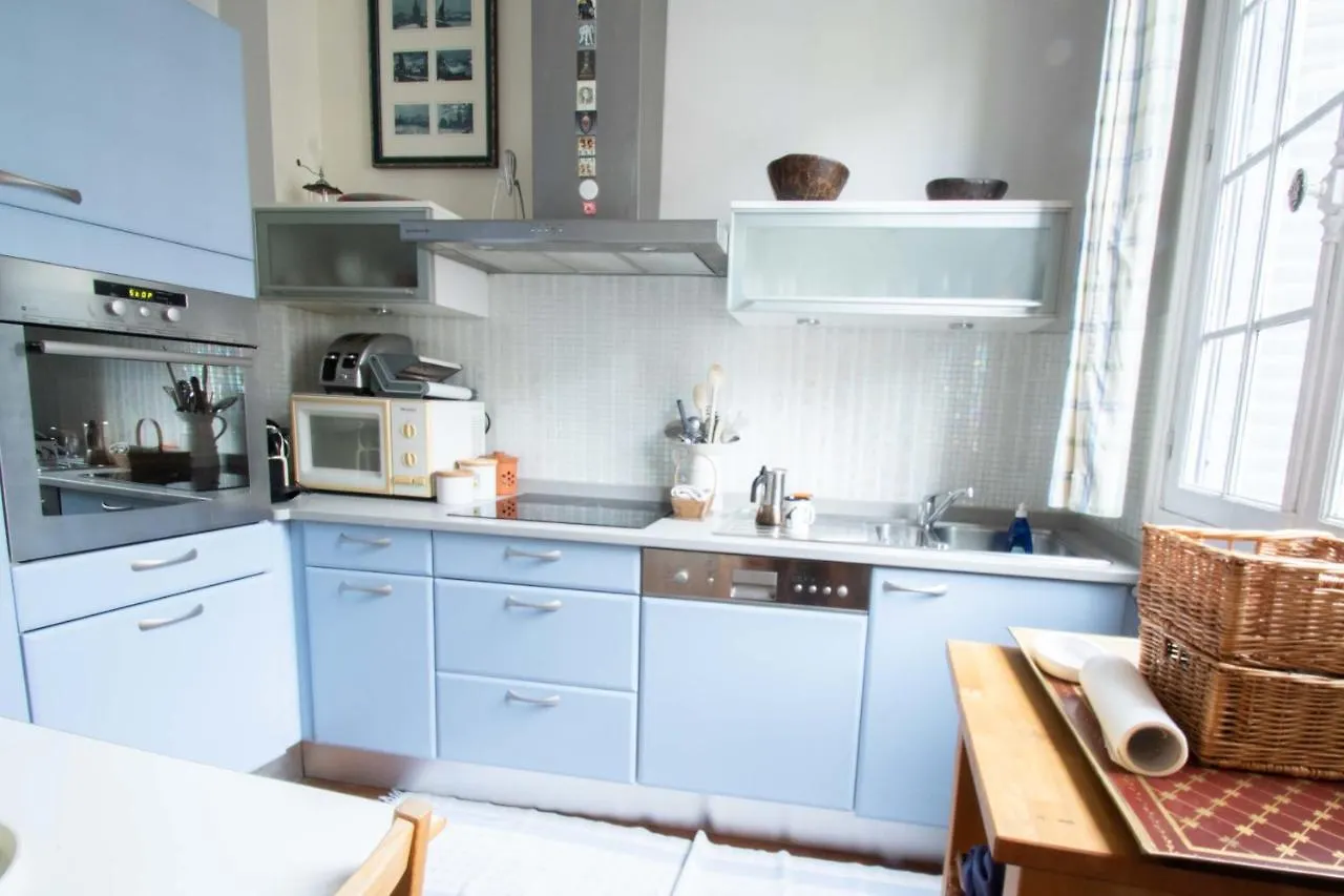Spacious 50 M Cocoon In The Heart Of Paris 17Th Apartment